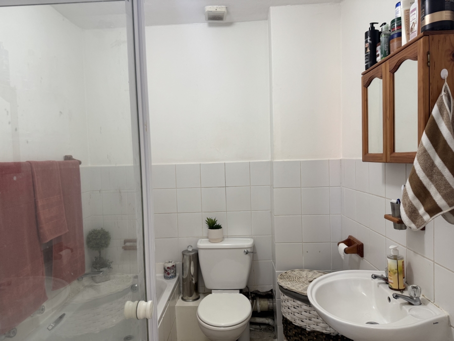2 Bedroom Property for Sale in Sandbaai Western Cape